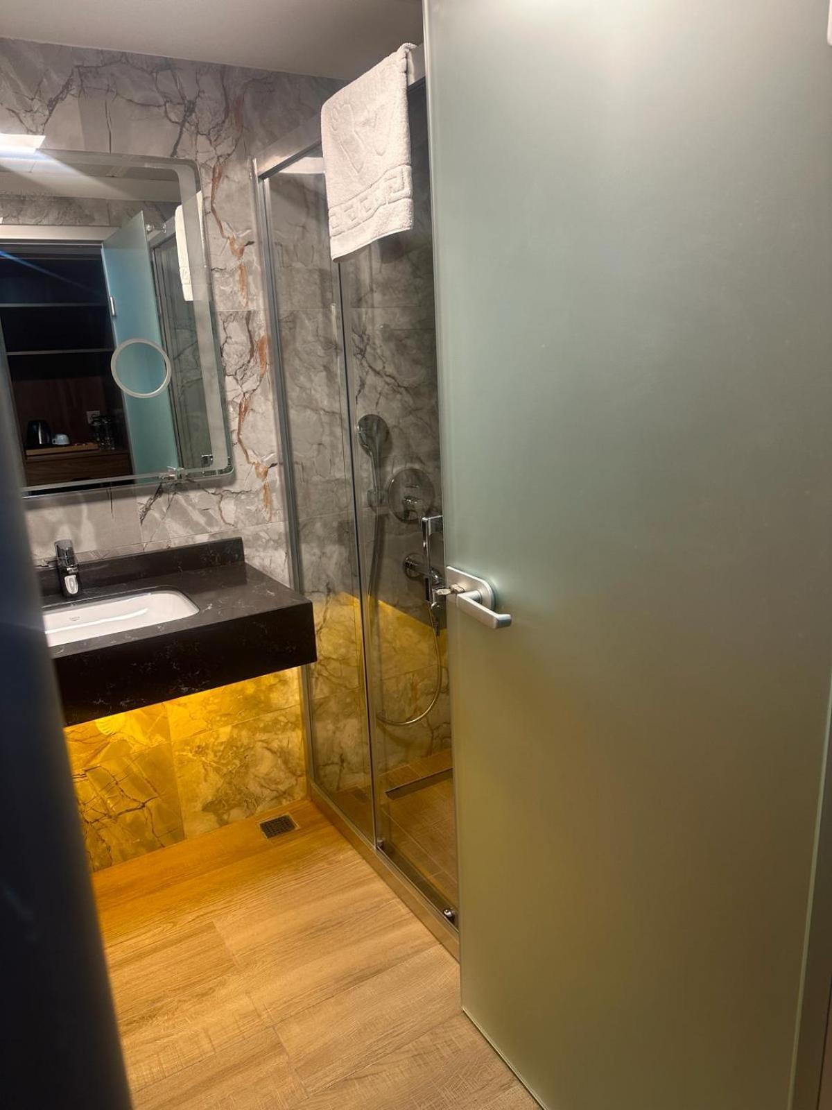 Euro Plaza Hotel - Taksim Pera Стамбул Номер фото