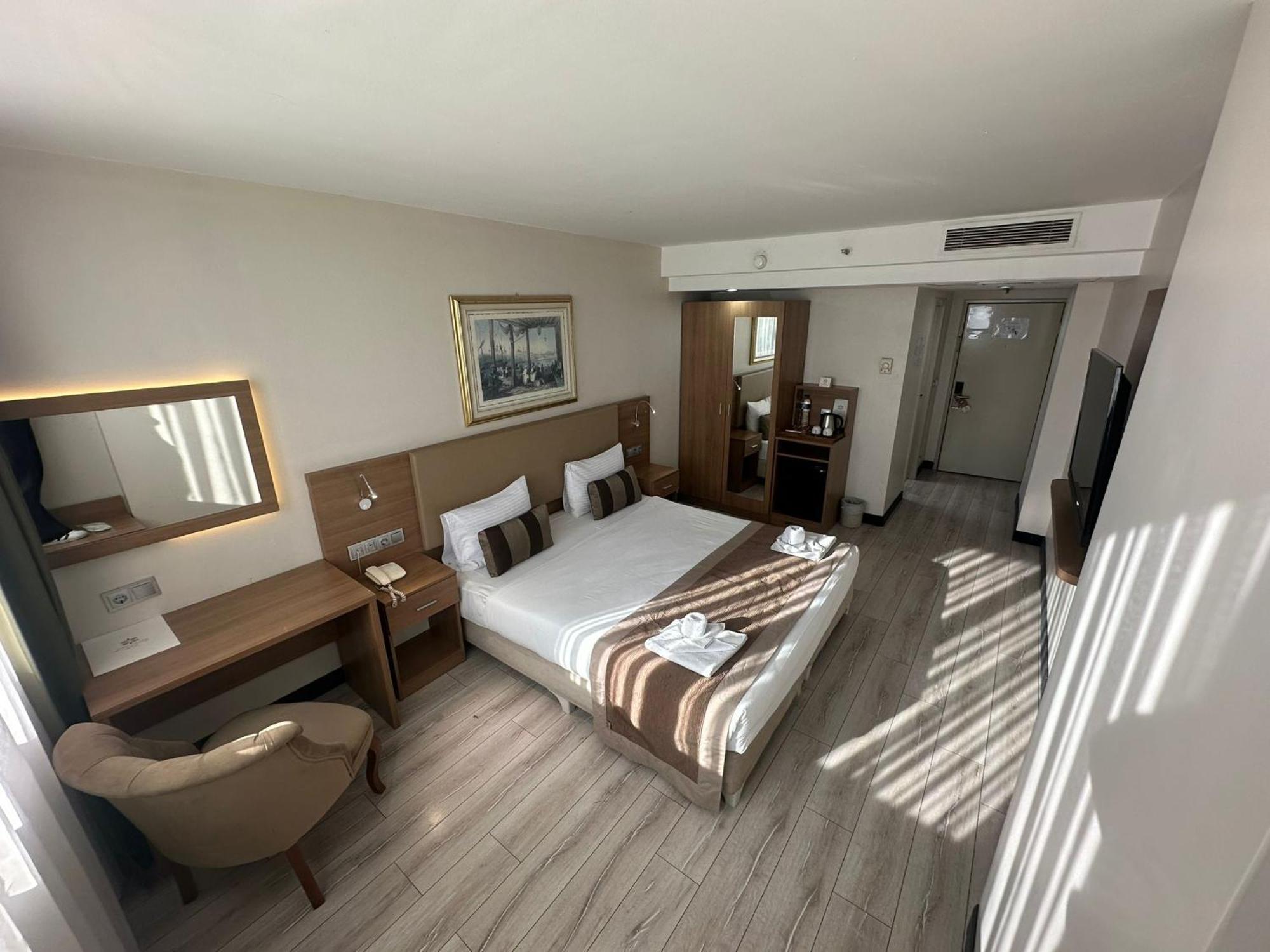 Euro Plaza Hotel - Taksim Pera Стамбул Номер фото